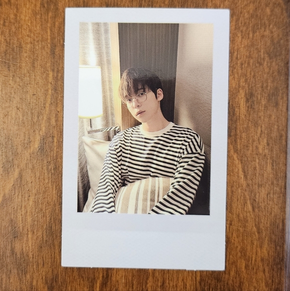 Ateez Yunho Polaroid Set - Picture 2 of 7